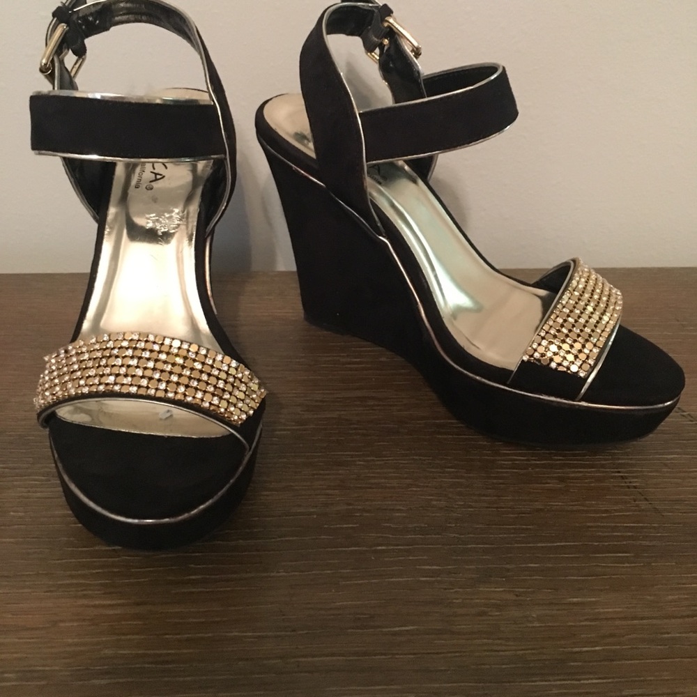 Size 6 wedges